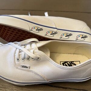 Vans Women’s White Sneakers NWOT